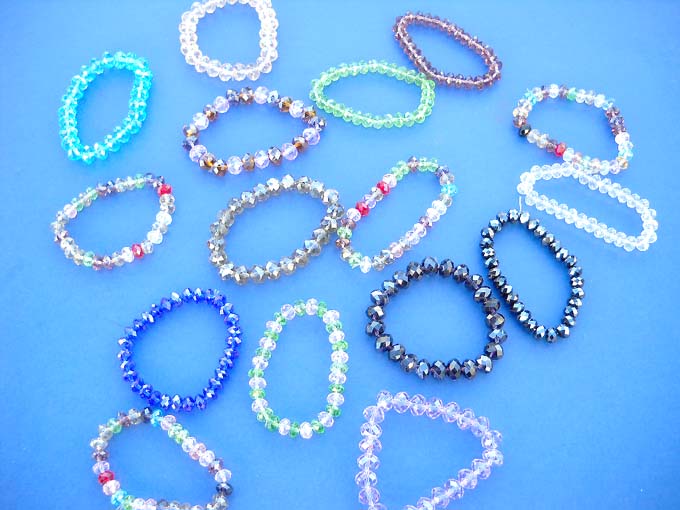 Fashion imitation fashion bead crystal or glass bead stretch bracelet, randomly picked by our staffs