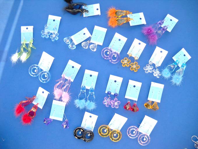 Assortment of fine fashion plastic shape bead with clear cz design