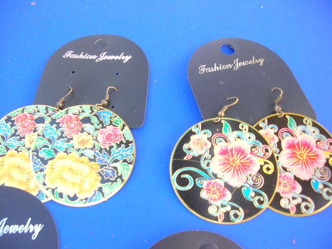 dangle-pierced-hook-earrings-1e-painted-flower-butterfly