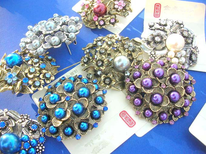 faux-pearl-retro-vintage-brooches-1d-pins