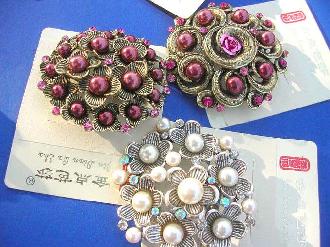 faux-pearl-retro-vintage-brooches-1g-pins