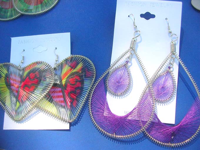 hand-crafted-thread-earrings-8j