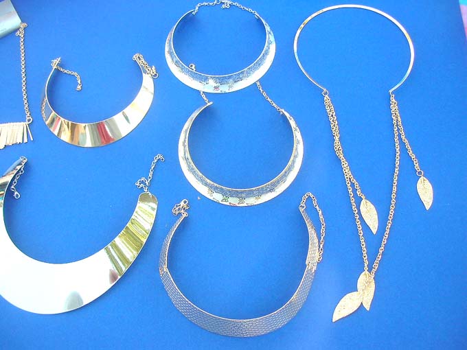 roman-design-neck-cuff-chokers-1a