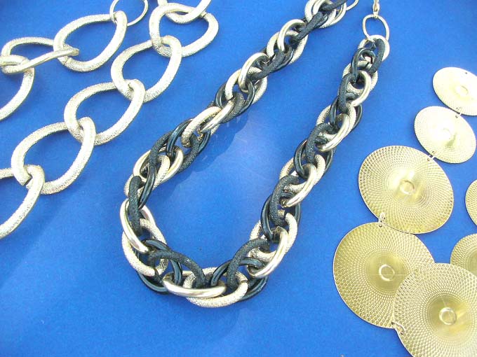 short-bold-necklace-2c