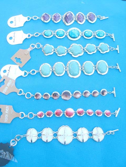 glass-bead-fashion-bracelet-505m1