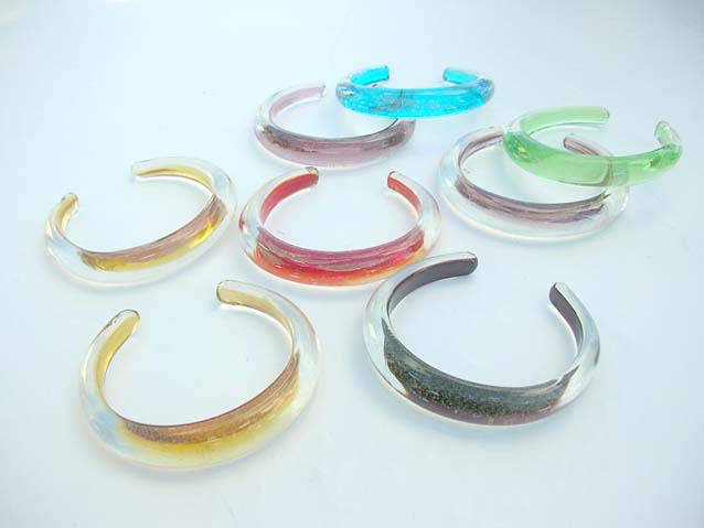 hand-blown-glass-bangle-500