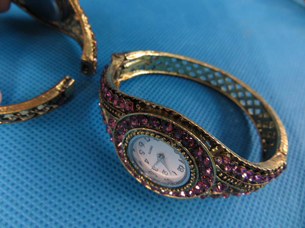 watch-vintage-2f