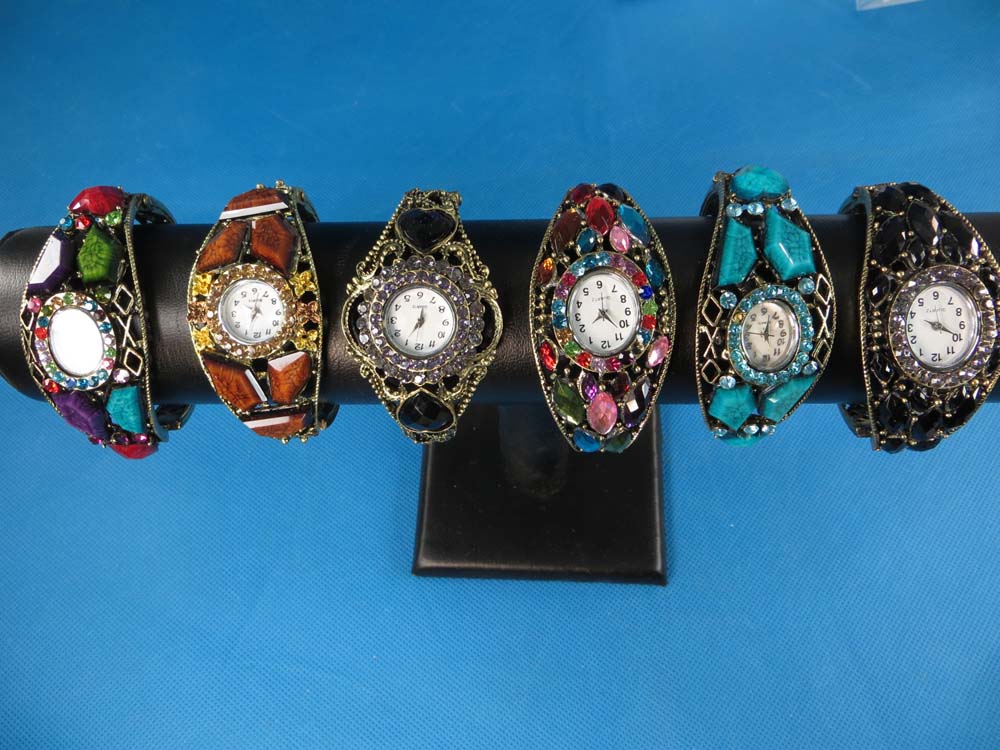 watch-vintage-3f