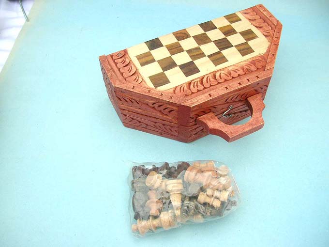 chess-set-corner-cut-01a