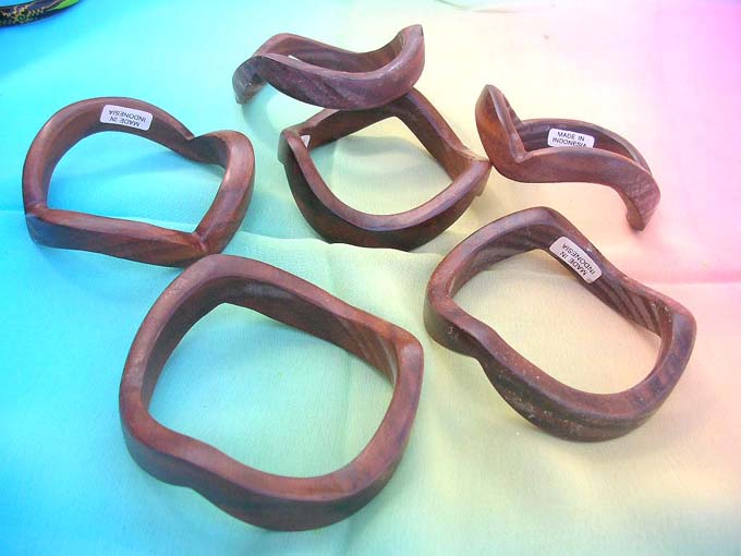 wave-wooden-bangle-301