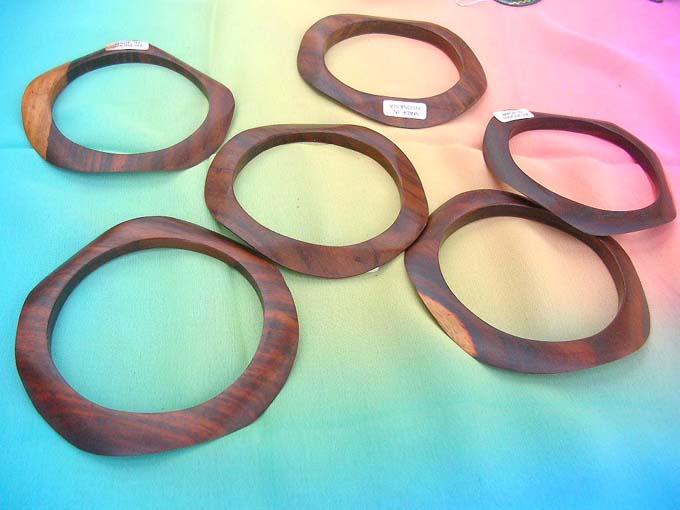 wave-wooden-bangle-303
