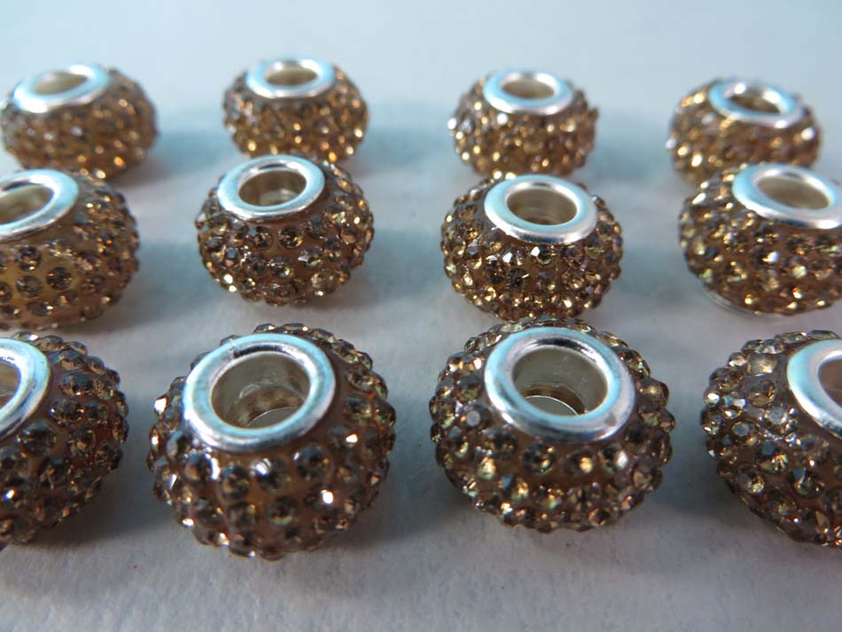 charmbead04b