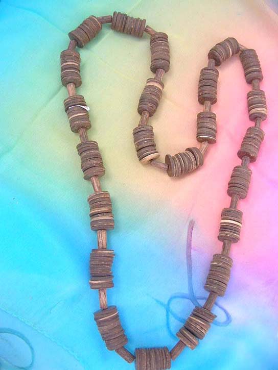 bali-wood-long-necklace