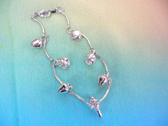 bell-charm-bracelets