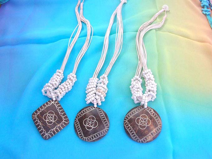 coconut-wood-necklaces-504