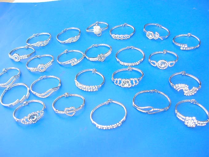 cz-crystal-bangle-300a