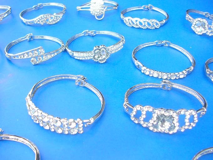 cz-crystal-bangle-300c