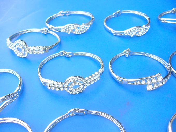 cz-crystal-bangle-300d