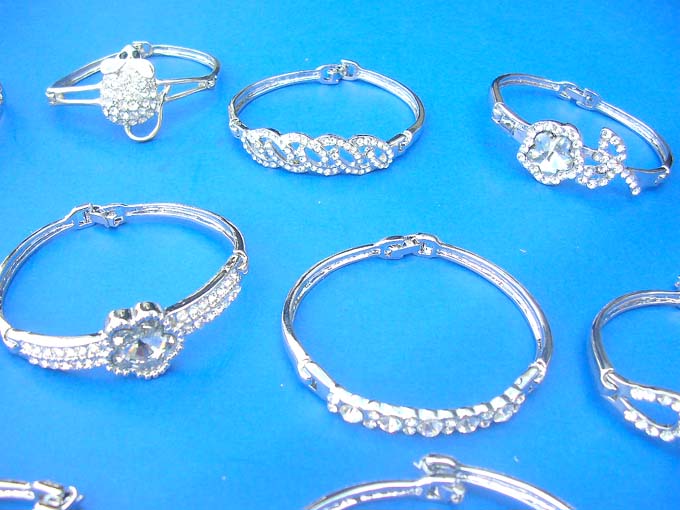 cz-crystal-bangle-300e
