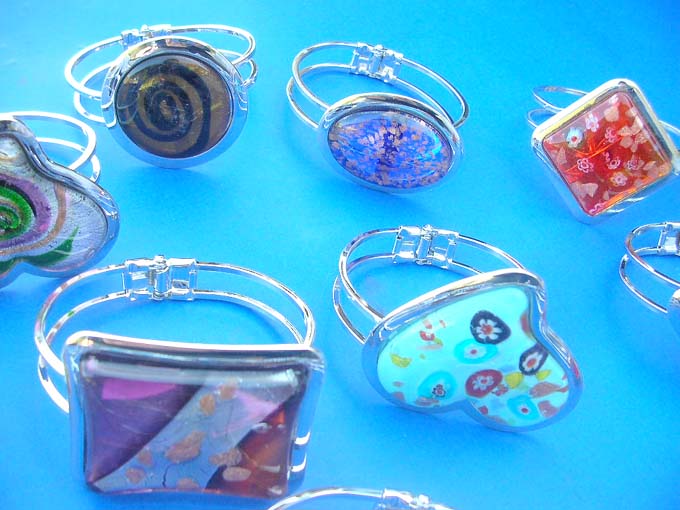 hinged-bangle-glass-c