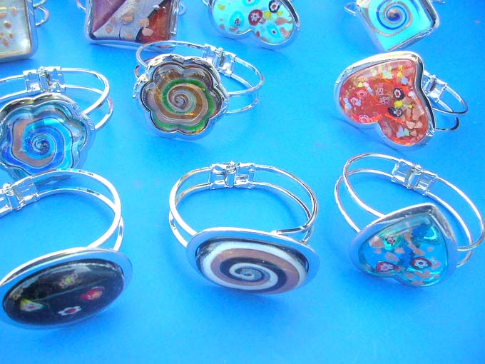 hinged-bangle-glass-d
