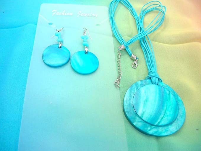 large-shell-necklace-earring-set-701