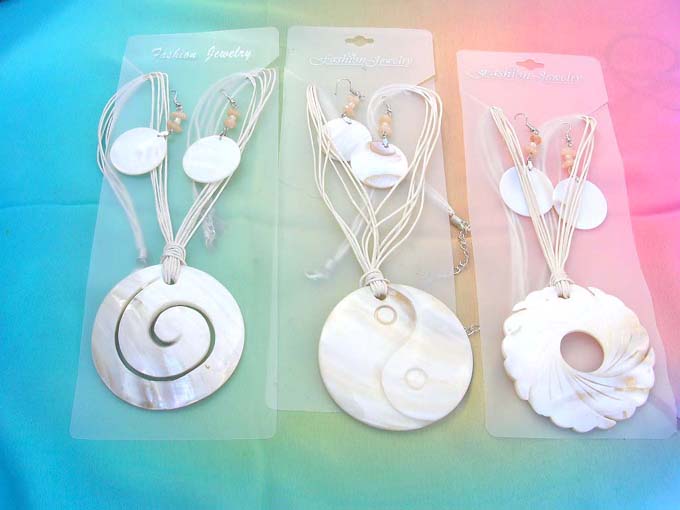 large-shell-necklace-earring-set-704