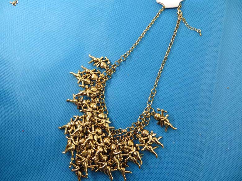 bib-necklaces-gold-tone-1h