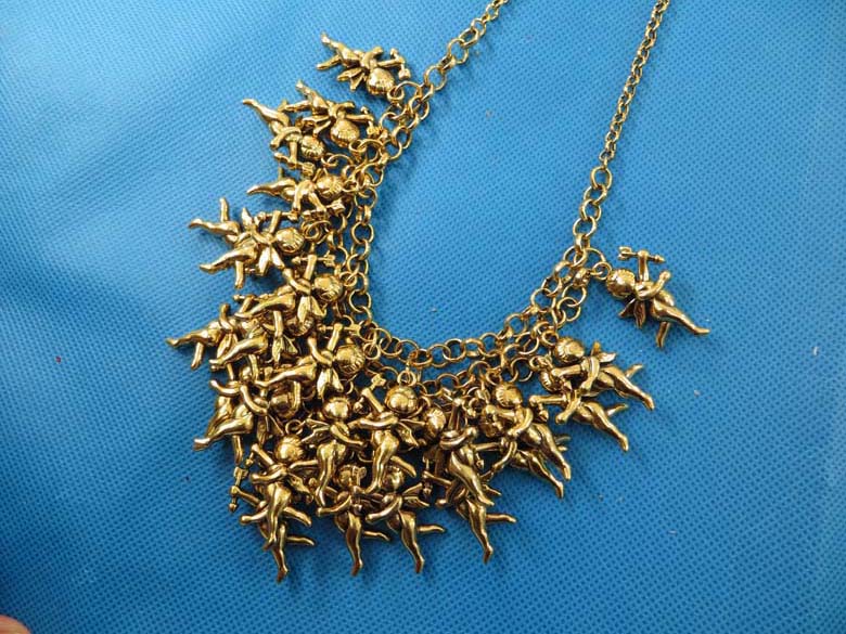 bib-necklaces-gold-tone-1i