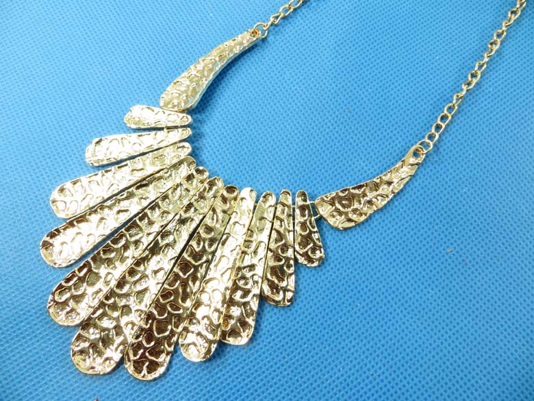 bib-necklaces-silver-tone-2f