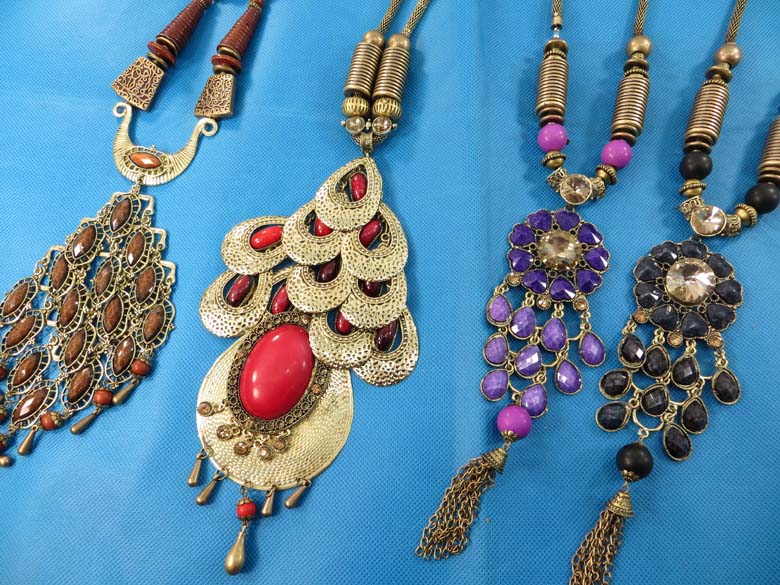 chuncky-vintage-retro-necklaces-10i