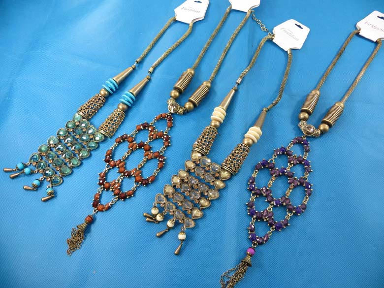 chuncky-vintage-retro-necklaces-10p