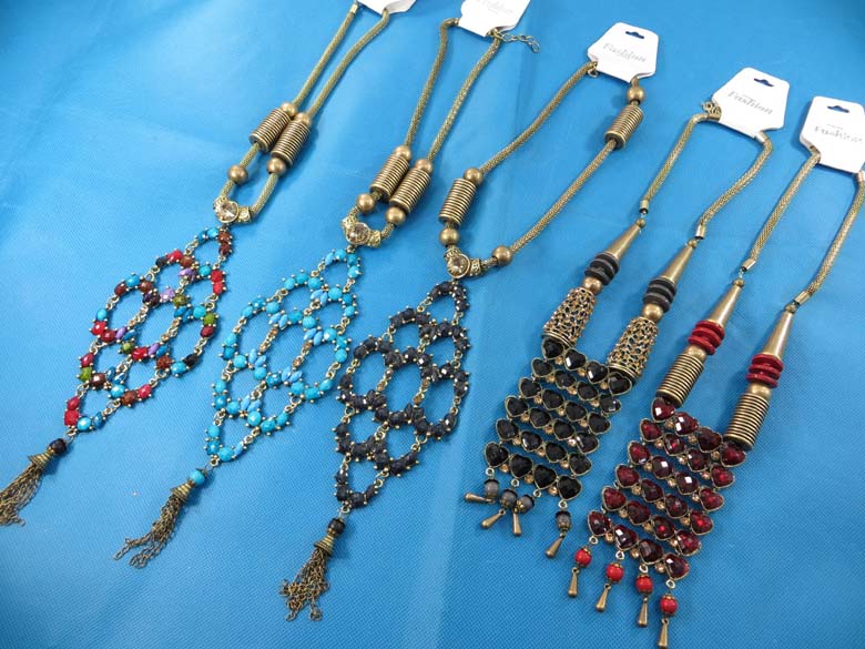 chuncky-vintage-retro-necklaces-10s