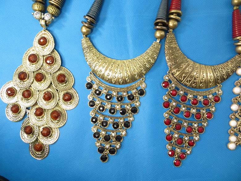 chuncky-vintage-retro-necklaces-20i