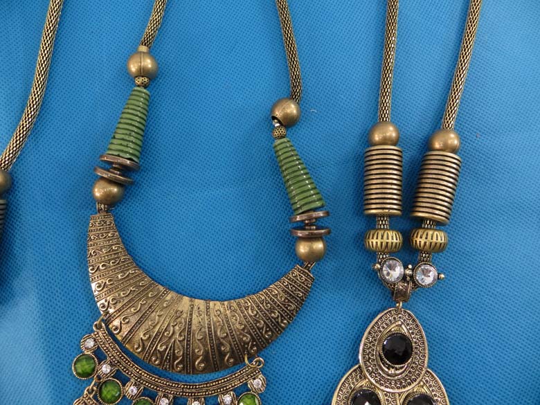 chuncky-vintage-retro-necklaces-20n