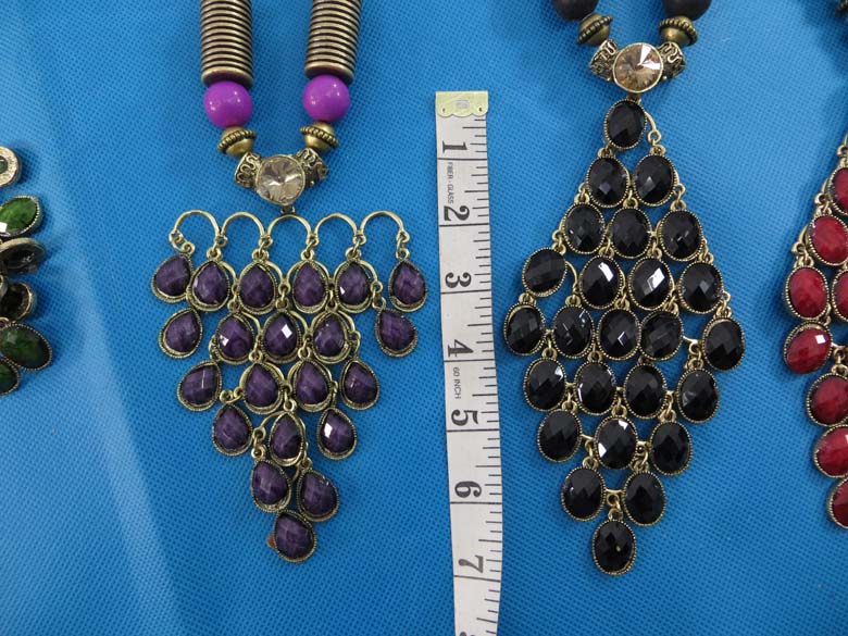 chuncky-vintage-retro-necklaces-20y