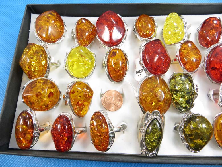imitation-amber-chunky-ring-3d