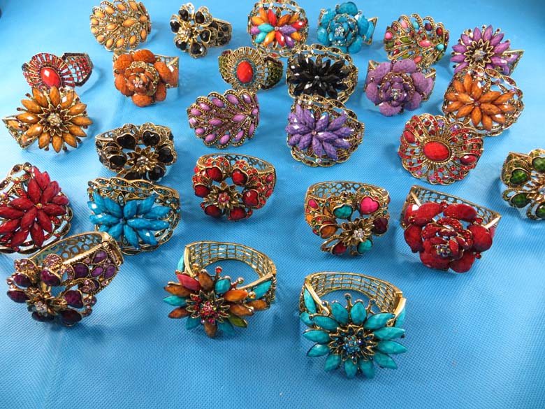 retro-antique-crystal-faux-gem-bangle-bracelets-7a