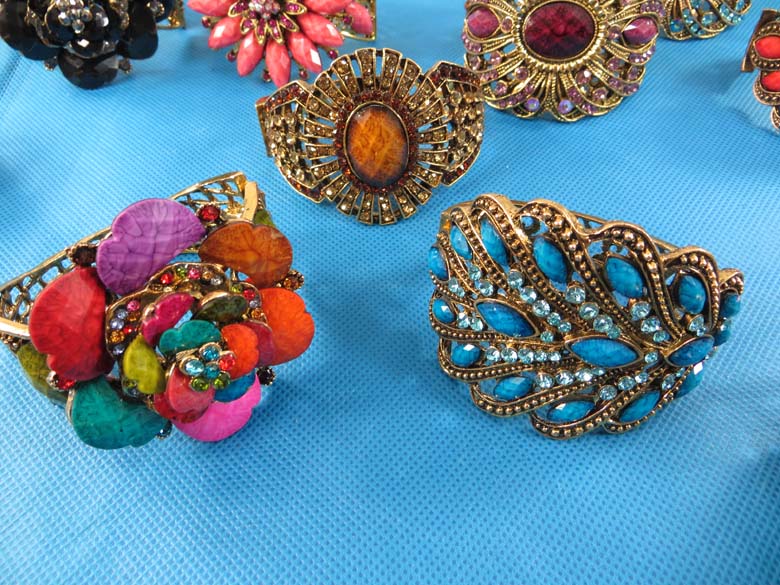 retro-antique-crystal-faux-gem-bangle-bracelets-7aa