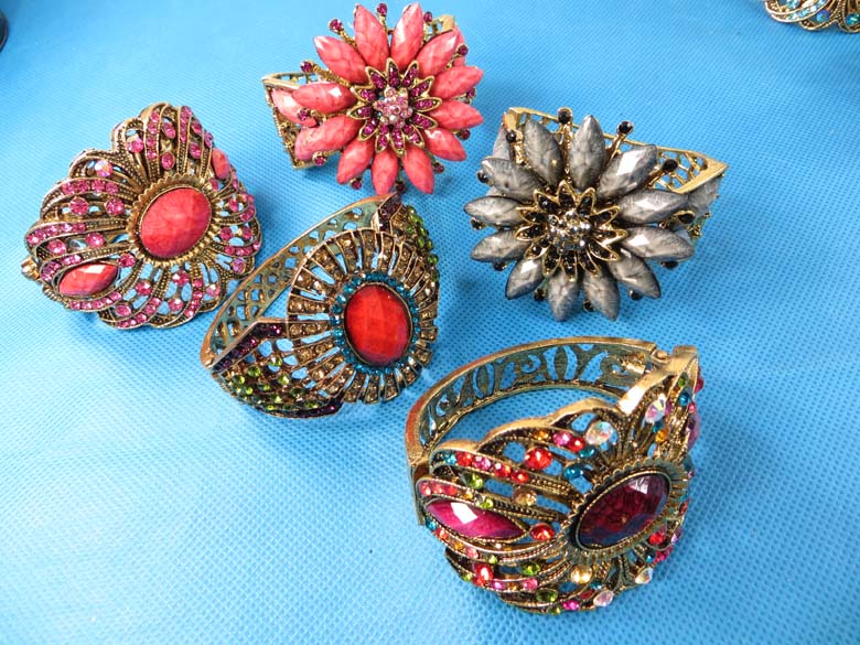 retro-antique-crystal-faux-gem-bangle-bracelets-7ac
