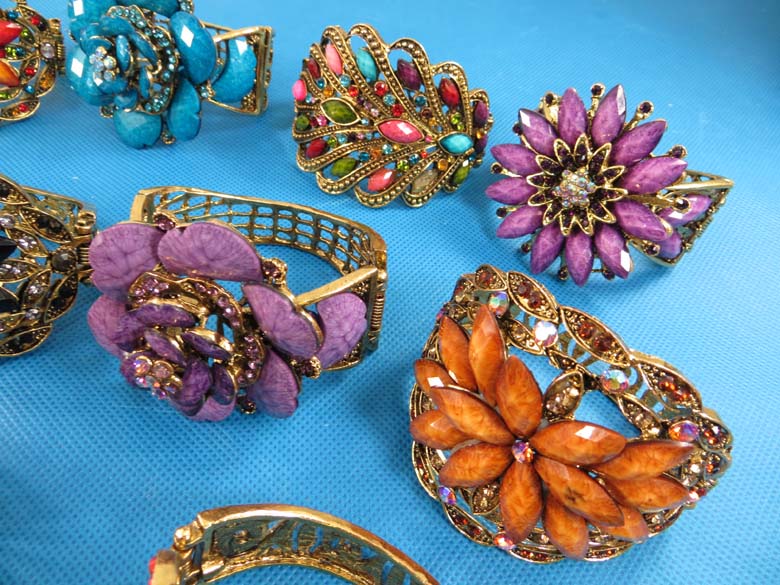 retro-antique-crystal-faux-gem-bangle-bracelets-7d