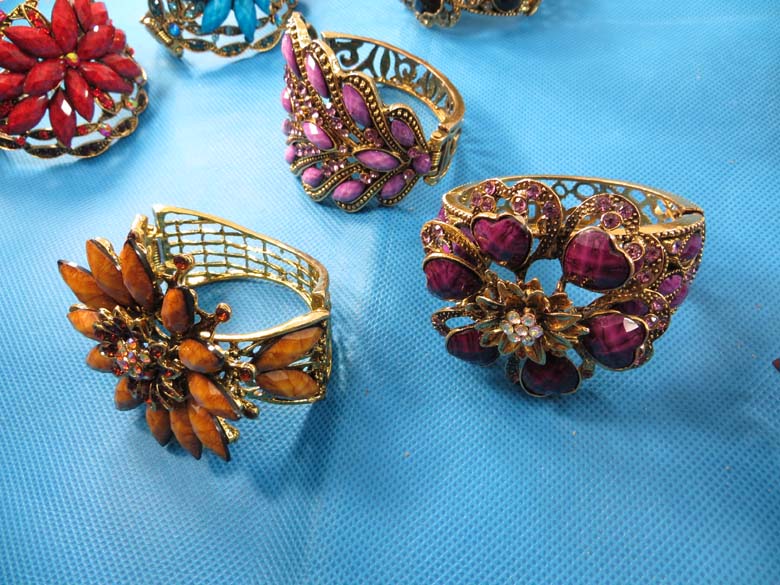 retro-antique-crystal-faux-gem-bangle-bracelets-7j