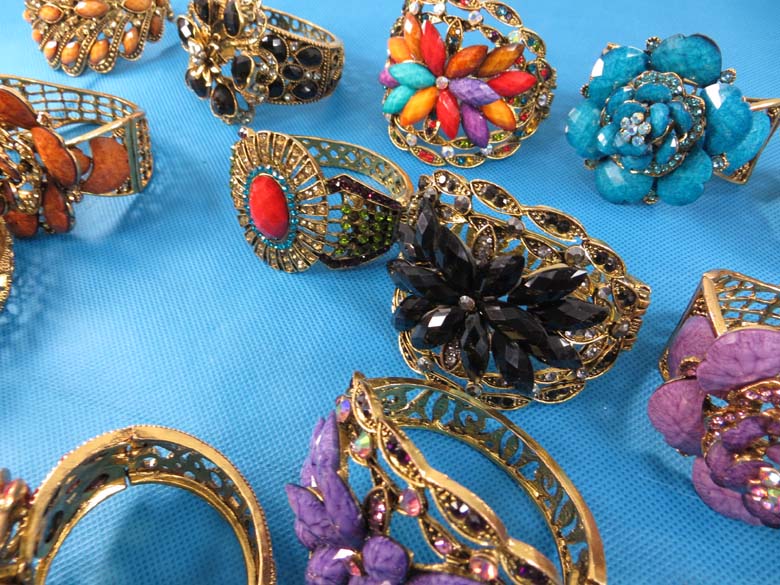 retro-antique-crystal-faux-gem-bangle-bracelets-7m