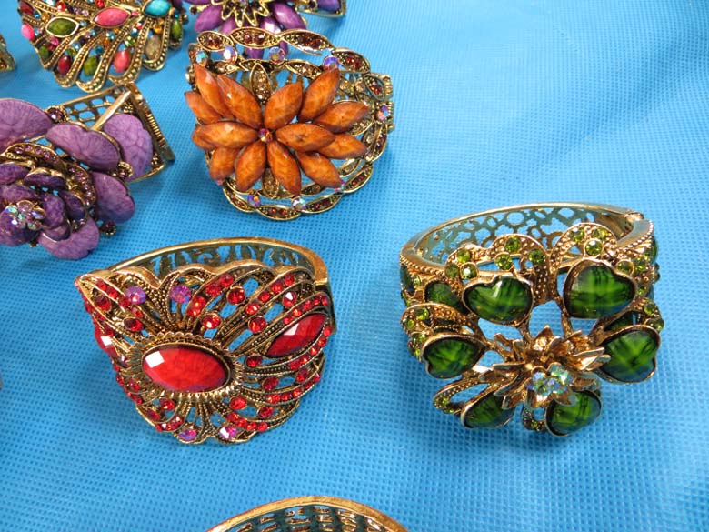 retro-antique-crystal-faux-gem-bangle-bracelets-7o