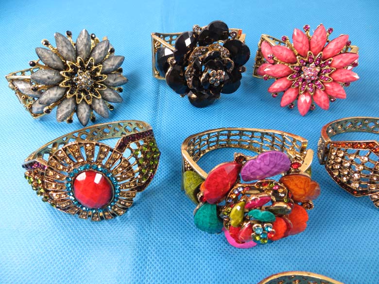 retro-antique-crystal-faux-gem-bangle-bracelets-7q