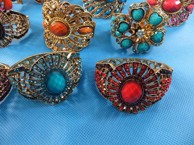 retro-antique-crystal-faux-gem-bangle-bracelets-7t