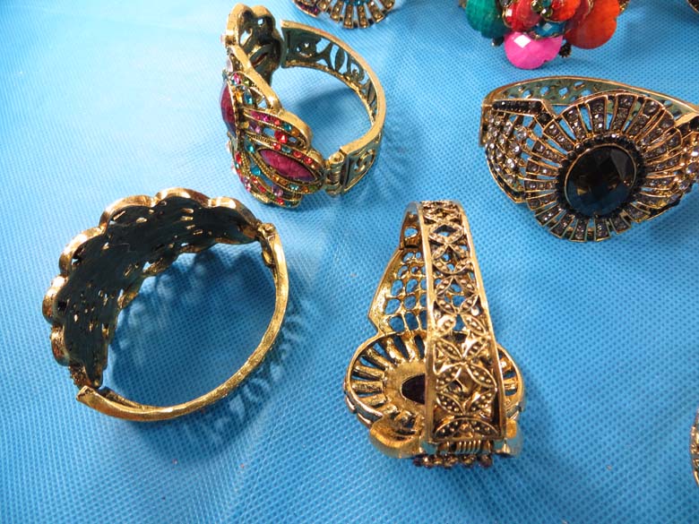 retro-antique-crystal-faux-gem-bangle-bracelets-7w
