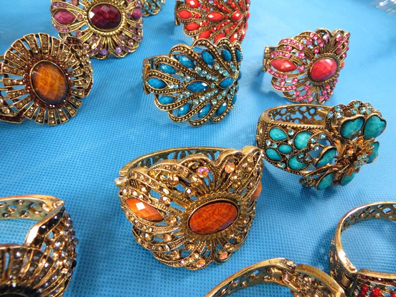 retro-antique-crystal-faux-gem-bangle-bracelets-7y