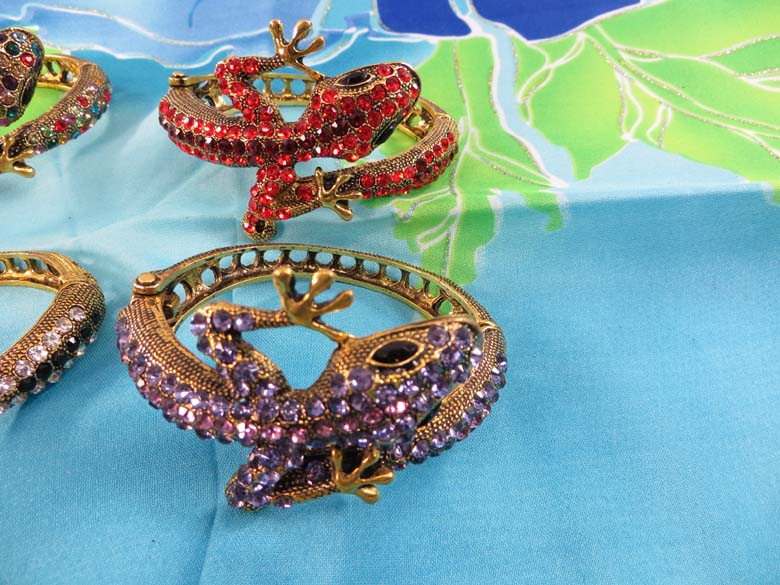 crystal-rhinestone-lizard-bangle-4c