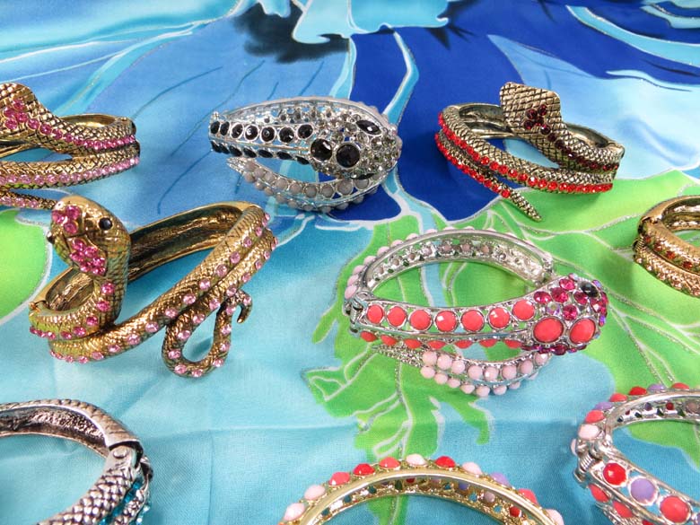 rhinestone-snake-bangle-1c